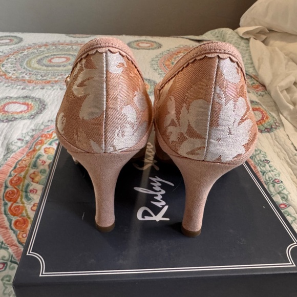 Ruby Shoo "Yasmin" Rose Gold Heels size US 10, UK 41 - Picture 6 of 7